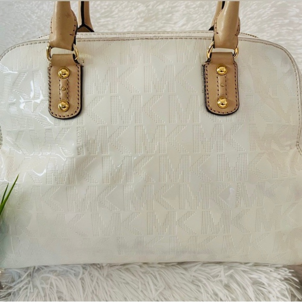 Michael Kors White Patent Leather Cindy Dome Satchel & Wallet - Picture 3 of 16